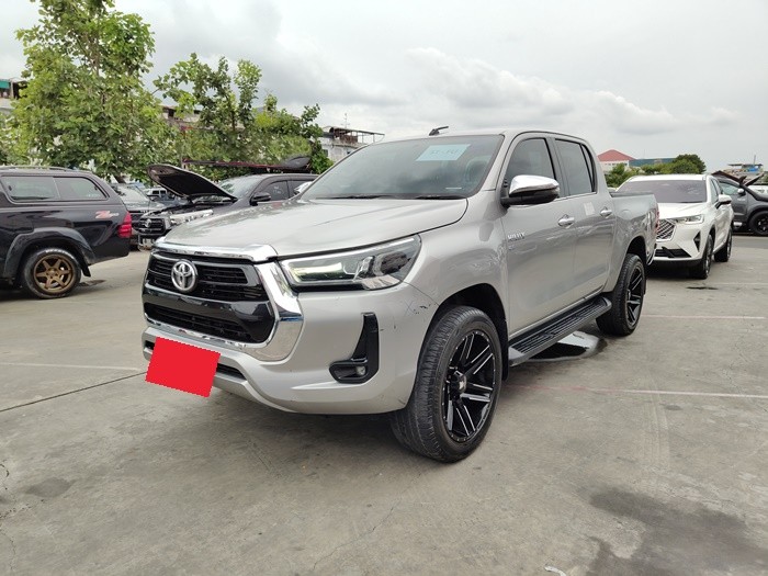 TOYOTA Hilux