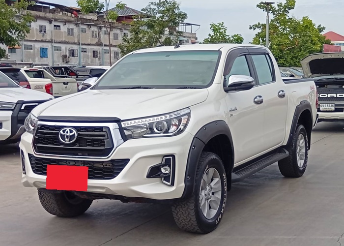 TOYOTA Hilux