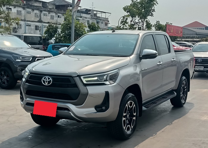 TOYOTA Hilux