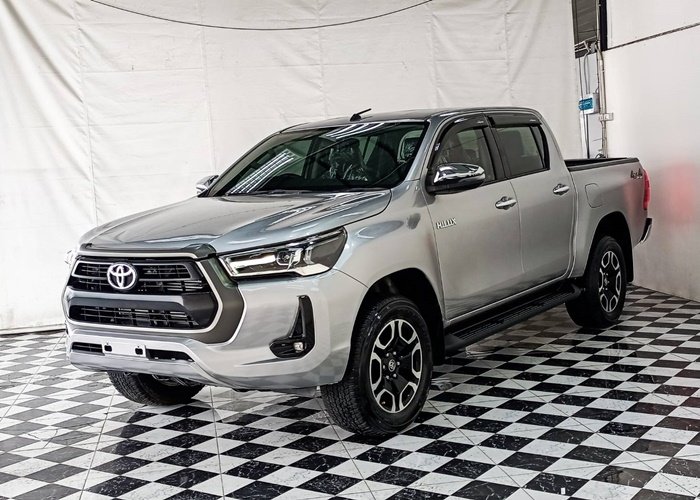 TOYOTA Hilux