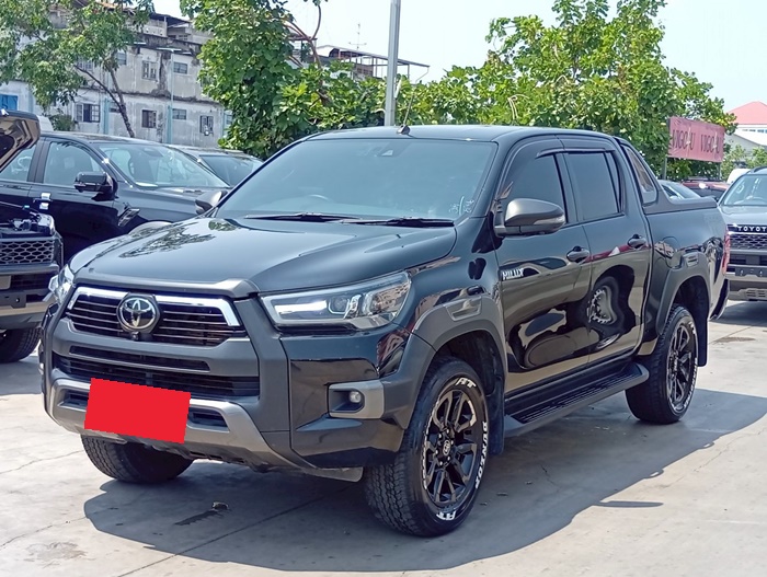 TOYOTA Hilux