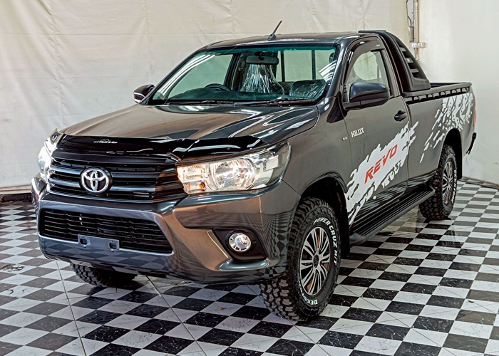 TOYOTA Hilux
