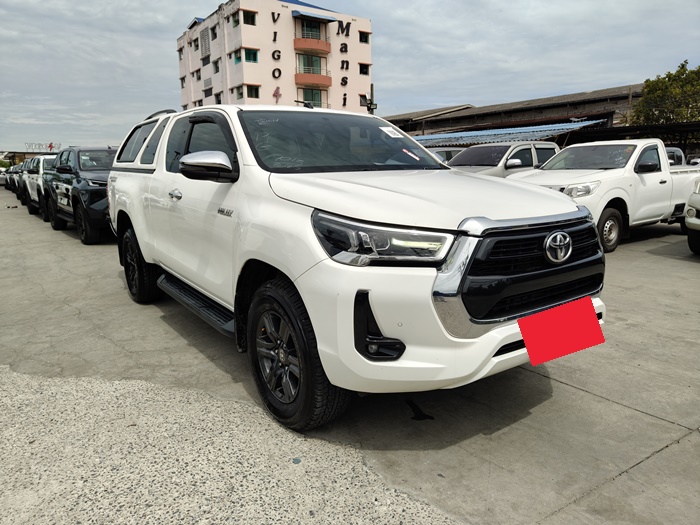 TOYOTA Hilux