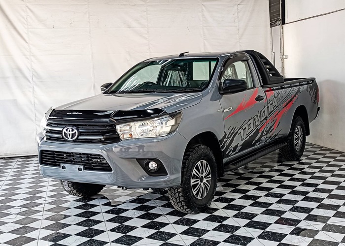 TOYOTA Hilux