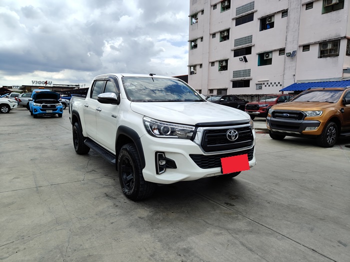 TOYOTA Hilux