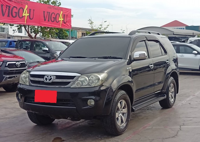 TOYOTA Fortuner