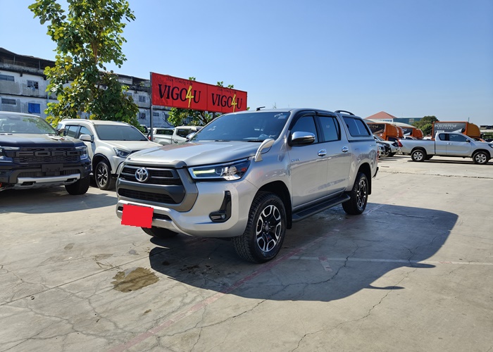 TOYOTA Hilux