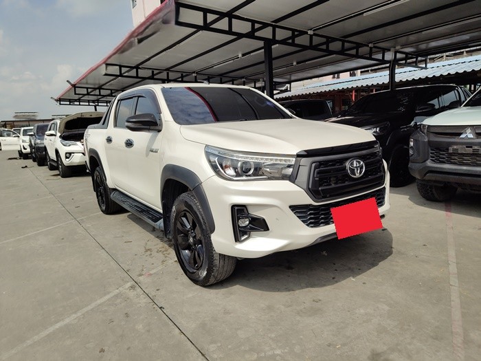 TOYOTA Hilux