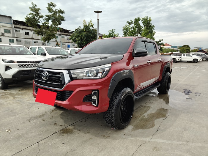 TOYOTA Hilux