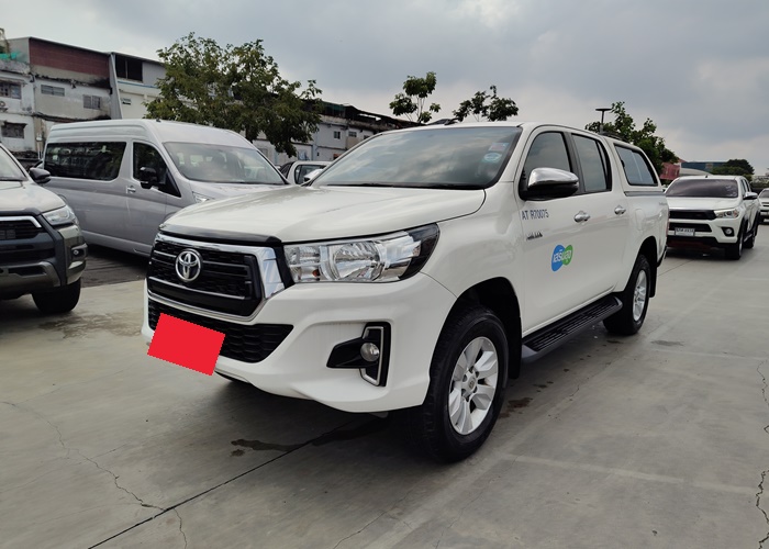 TOYOTA Hilux
