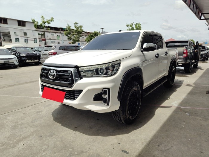 TOYOTA Hilux