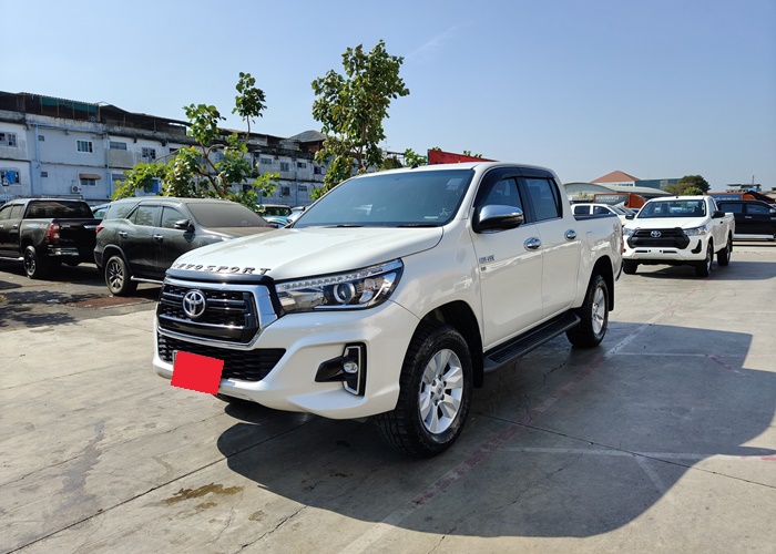 TOYOTA Hilux