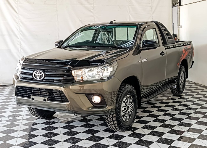 TOYOTA Hilux