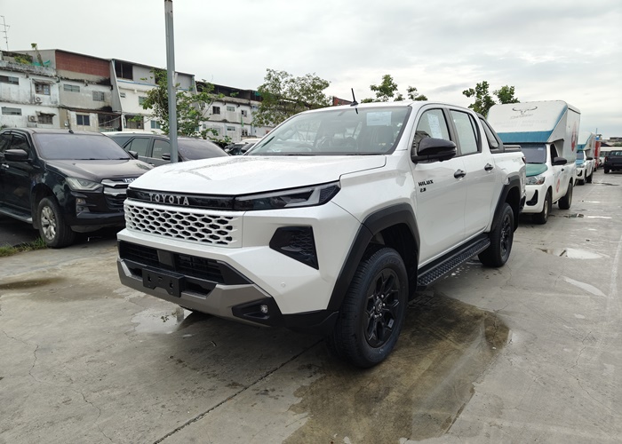 TOYOTA HILUX TRAVO OVERLAND