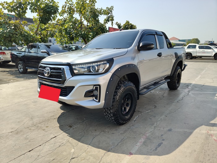 TOYOTA Hilux