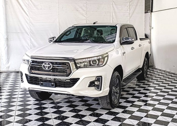 TOYOTA Hilux