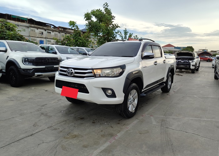 TOYOTA Hilux