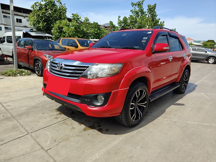 TOYOTA Fortuner