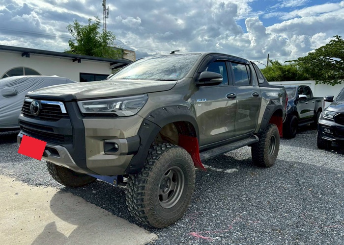 TOYOTA Hilux