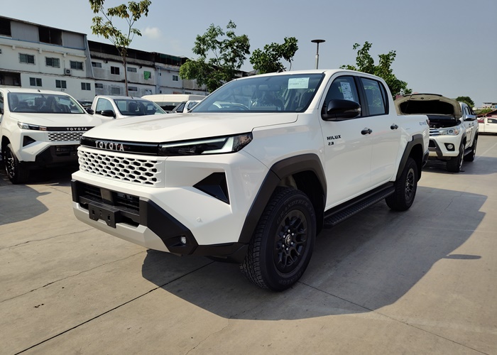 TOYOTA HILUX TRAVO 4TREX PREIMIUM