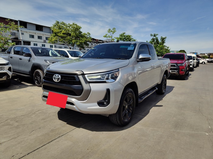 TOYOTA Hilux