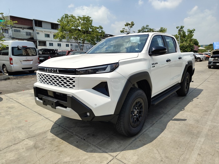 TOYOTA HILUX TRAVO 4TREX PREIMIUM
