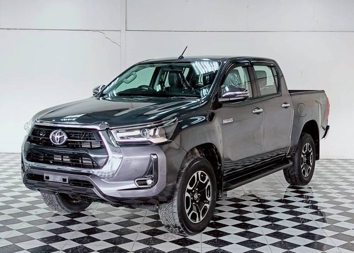 TOYOTA Hilux