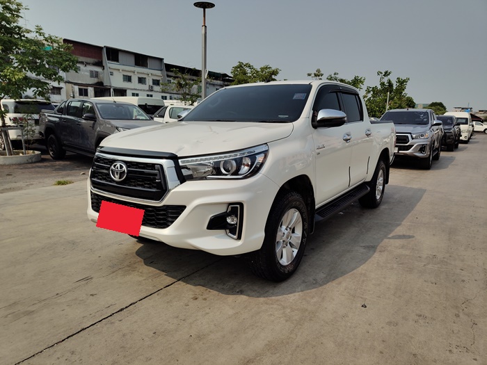 TOYOTA Hilux