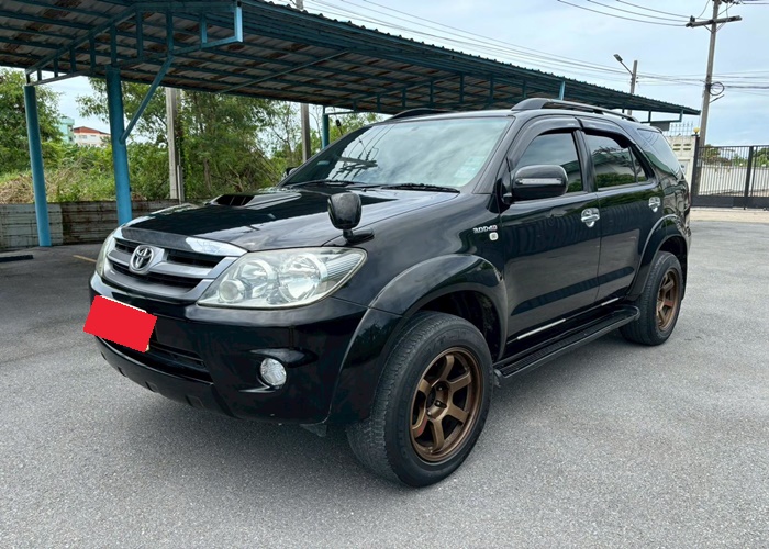 TOYOTA Fortuner