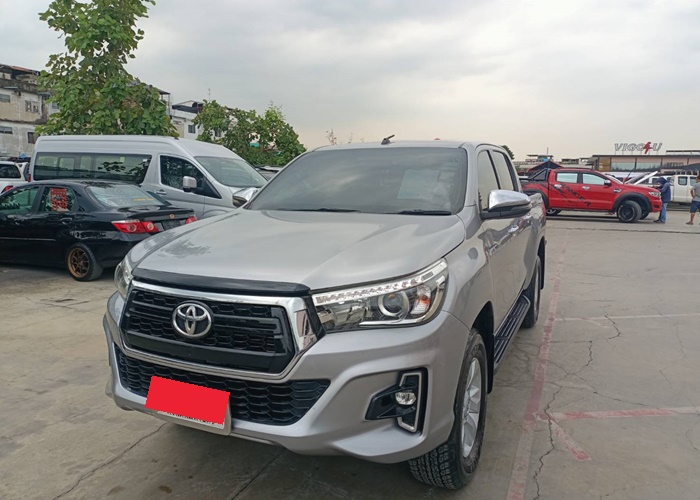 TOYOTA Hilux