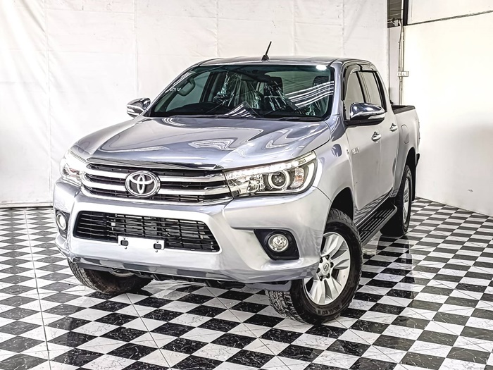 TOYOTA Hilux