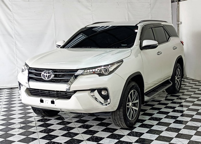 TOYOTA Fortuner