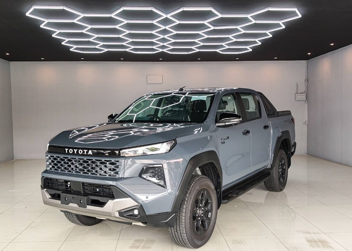 TOYOTA HILUX TRAVO OVERLAND