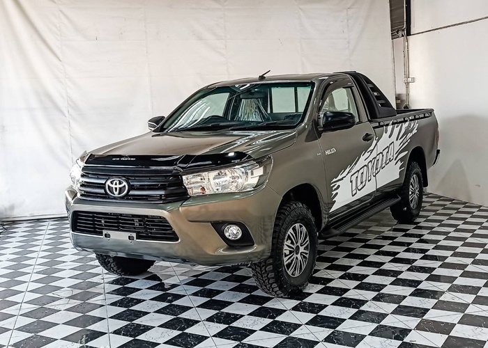 TOYOTA Hilux