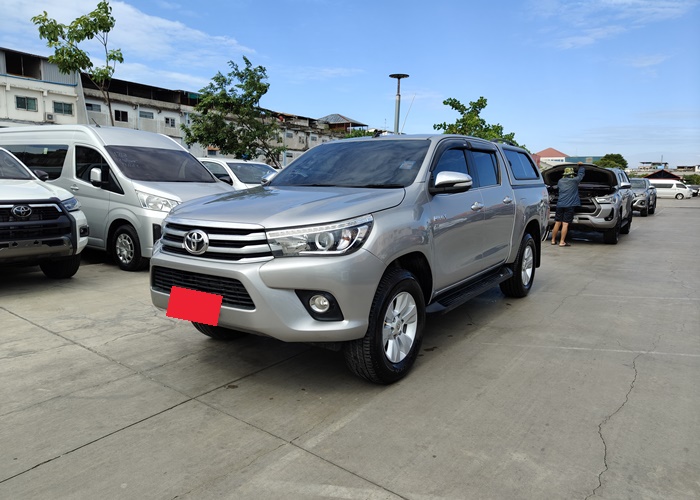 TOYOTA Hilux