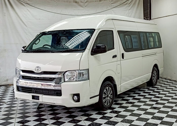 TOYOTA COMMUTER