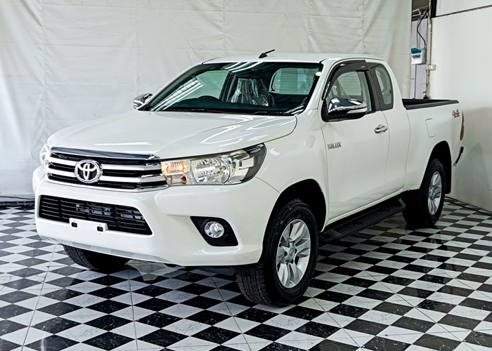 TOYOTA Hilux