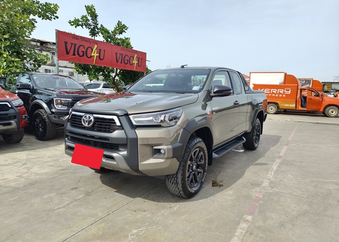 TOYOTA Hilux