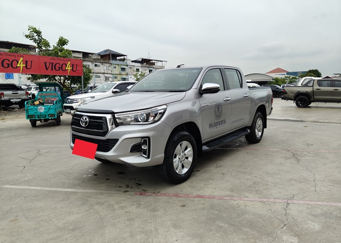TOYOTA Hilux