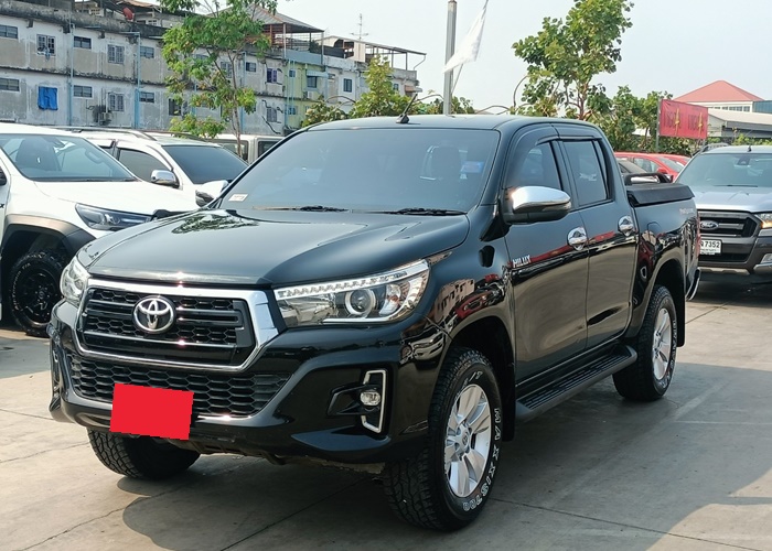 TOYOTA Hilux