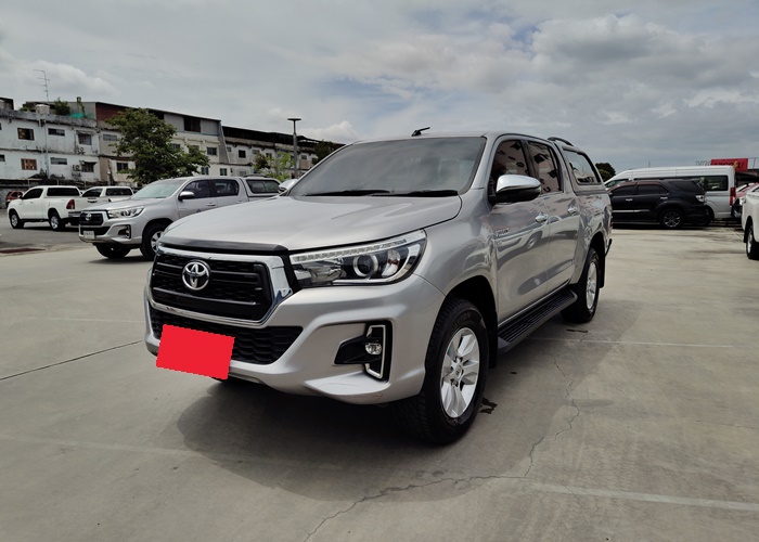 TOYOTA Hilux
