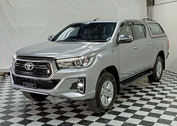 TOYOTA Hilux