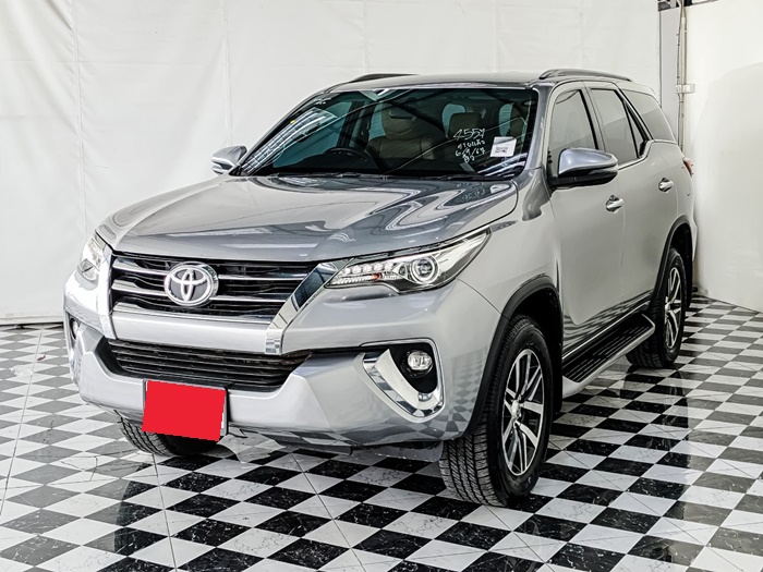 TOYOTA Fortuner