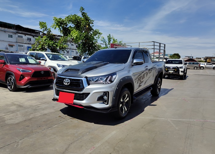 TOYOTA Hilux