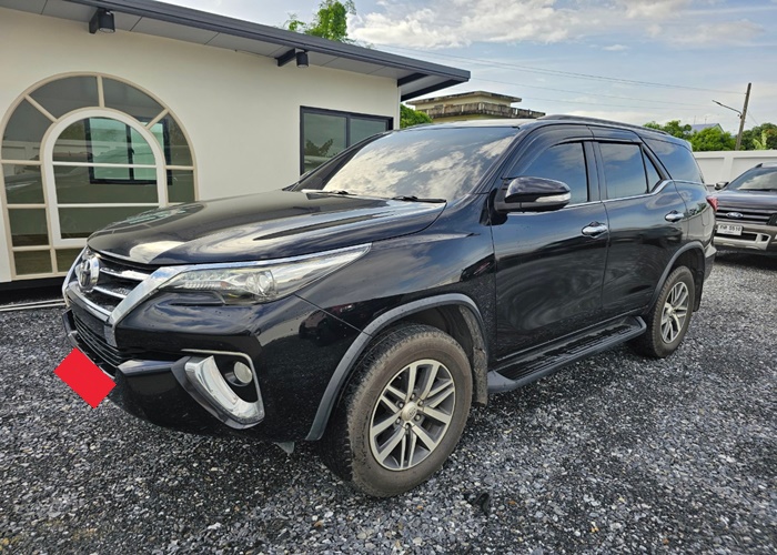 TOYOTA Fortuner