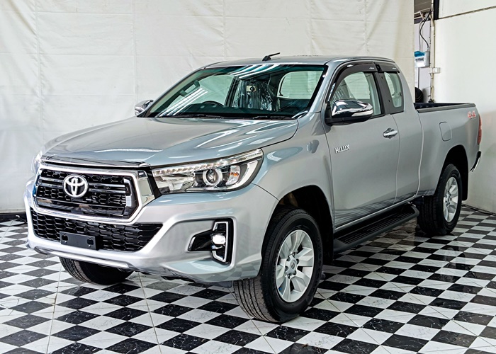 TOYOTA Hilux