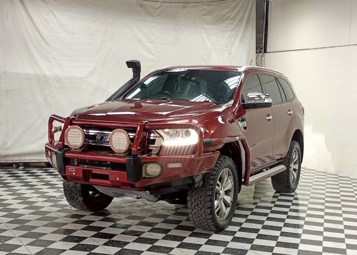 FORD EVEREST.
