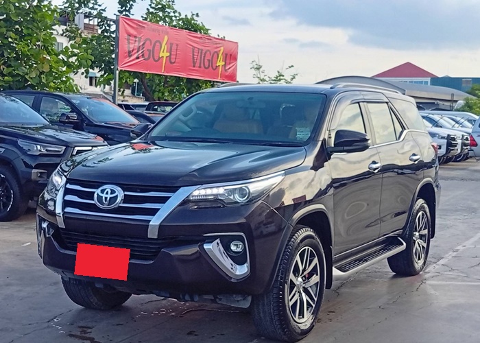 TOYOTA Fortuner