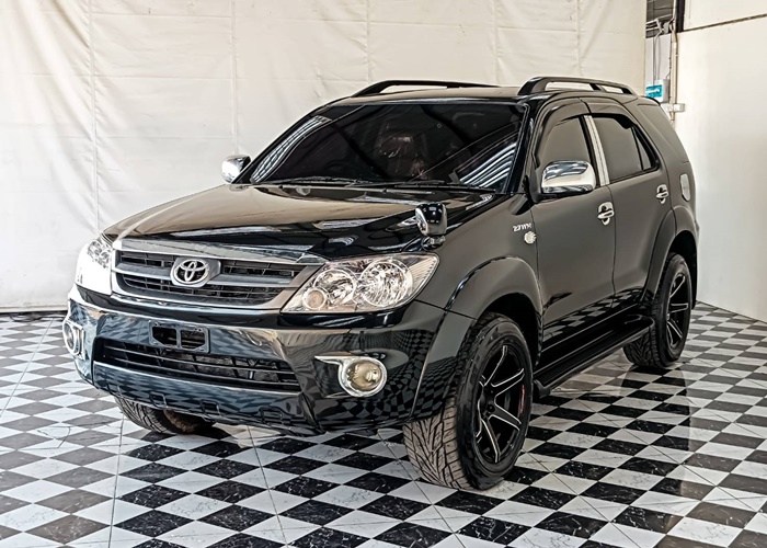 TOYOTA Fortuner