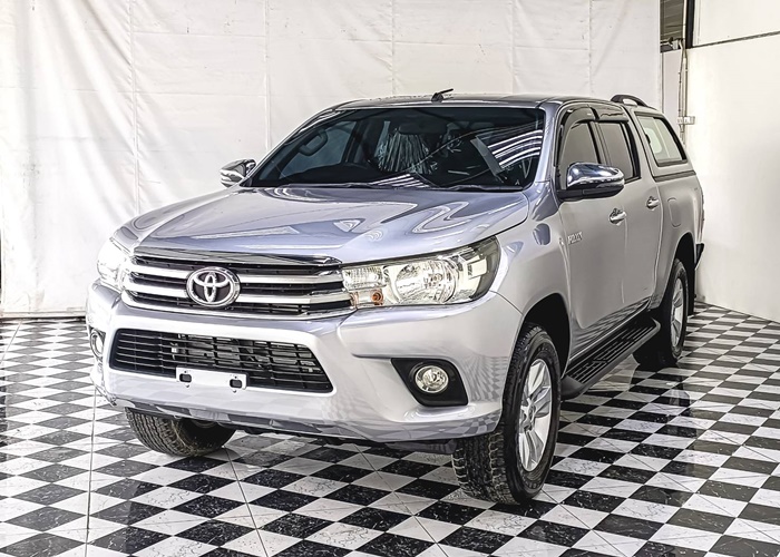 TOYOTA Hilux